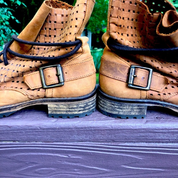 Lace up leather ankle boots - Picture 3 of 10